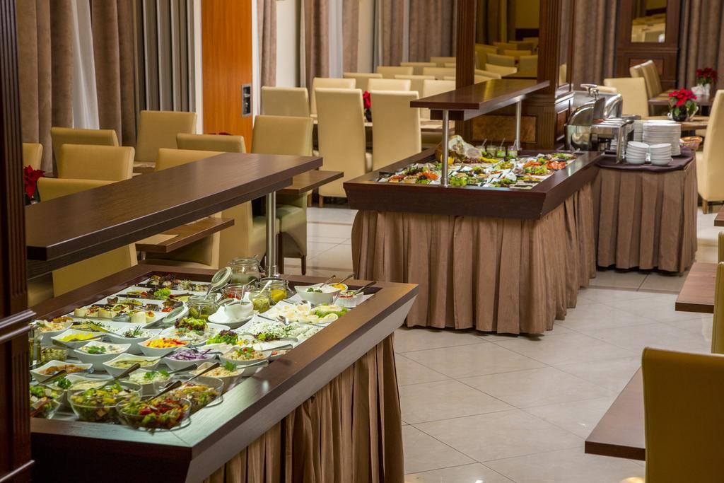 Conrad Hotel Cracovia Exterior foto